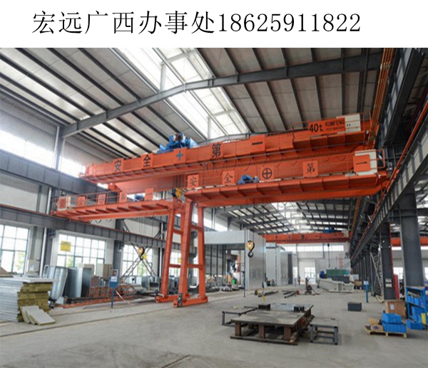 檢查集裝箱起重機(jī)